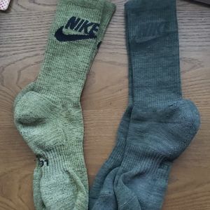 Mens 9-11 Nike socks 2 pr